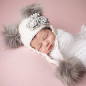 Daisy Baby Unisex Infant Beanie Hat Hensley White Gray Photography 0-6 months